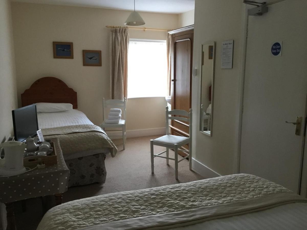 Bed and Breakfast The Manor House à Crawley  Extérieur photo