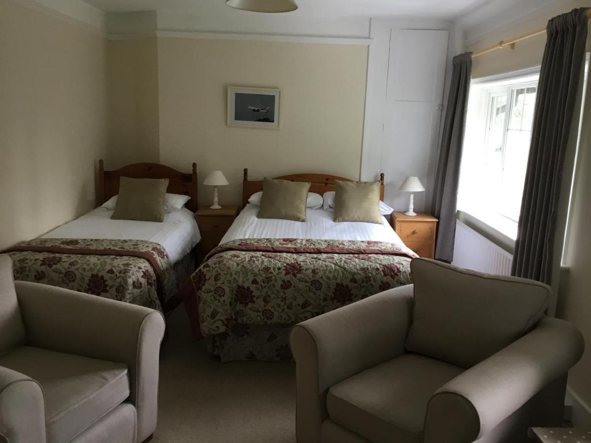 Bed and Breakfast The Manor House à Crawley  Extérieur photo