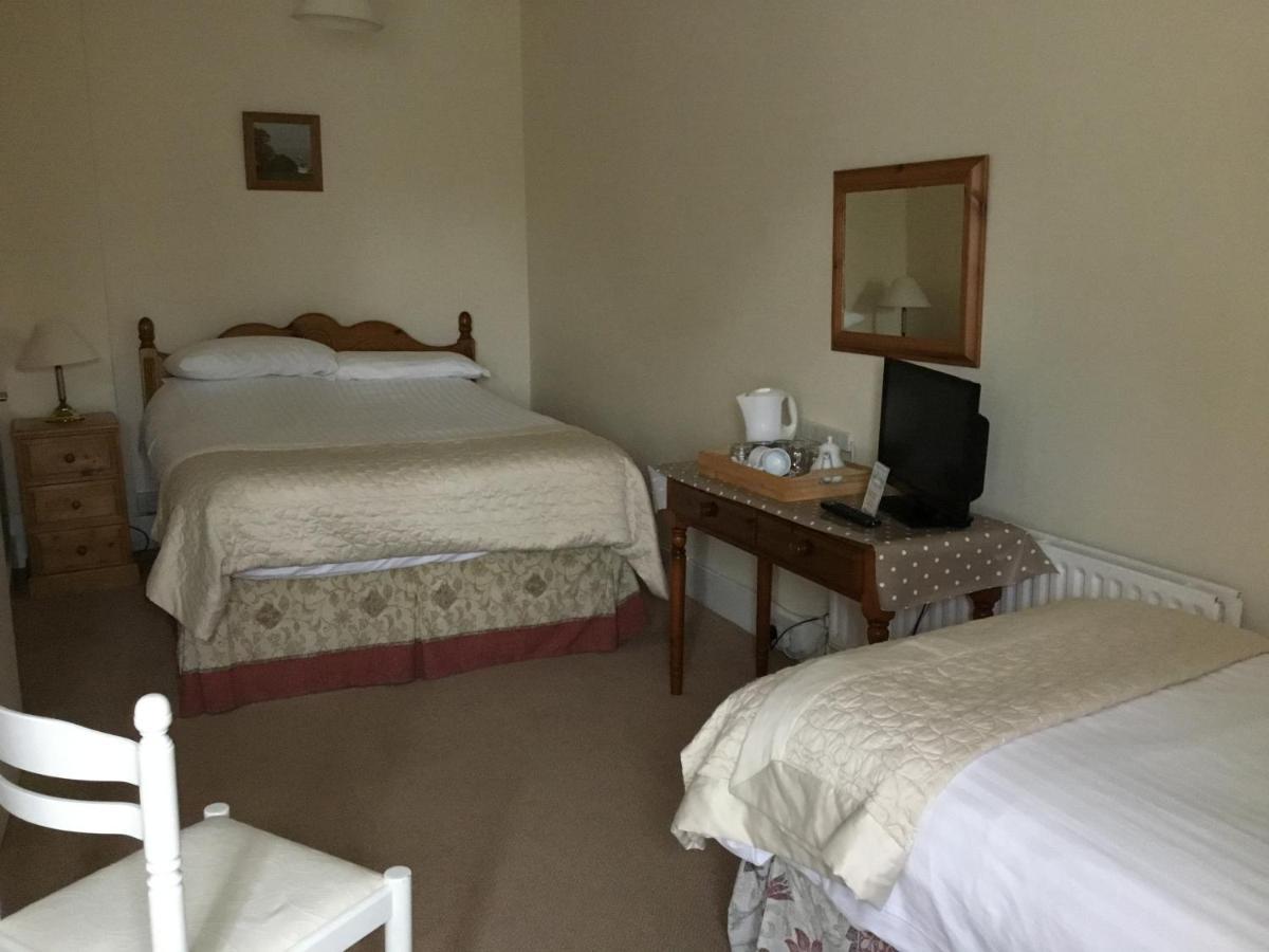 Bed and Breakfast The Manor House à Crawley  Extérieur photo