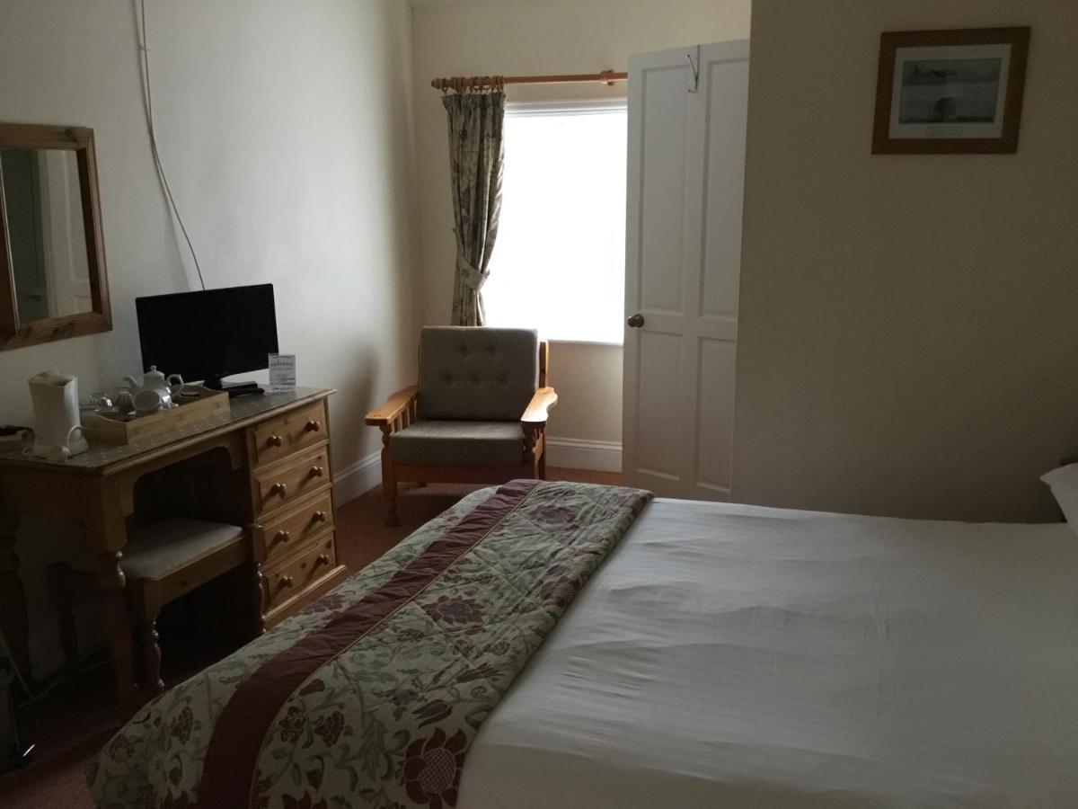 Bed and Breakfast The Manor House à Crawley  Extérieur photo