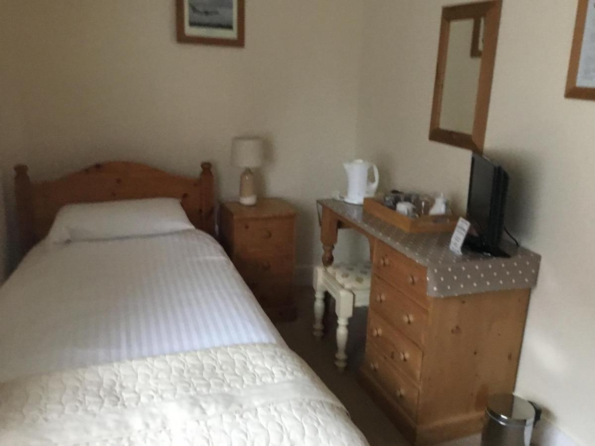 Bed and Breakfast The Manor House à Crawley  Extérieur photo