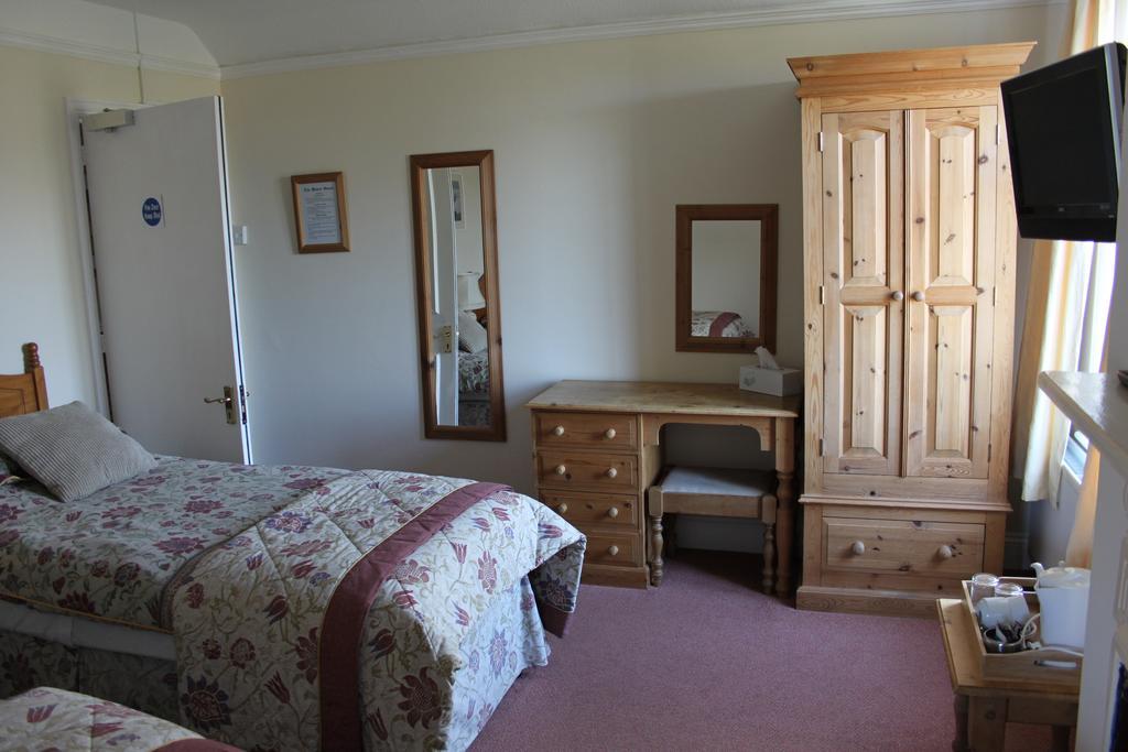 Bed and Breakfast The Manor House à Crawley  Extérieur photo
