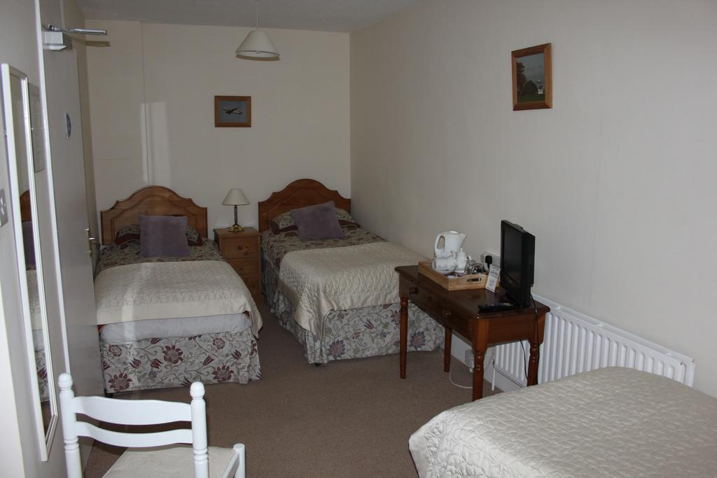 Bed and Breakfast The Manor House à Crawley  Extérieur photo