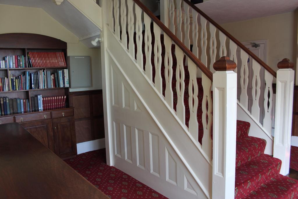 Bed and Breakfast The Manor House à Crawley  Extérieur photo