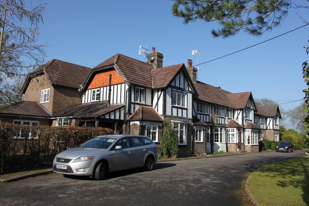 Bed and Breakfast The Manor House à Crawley  Extérieur photo