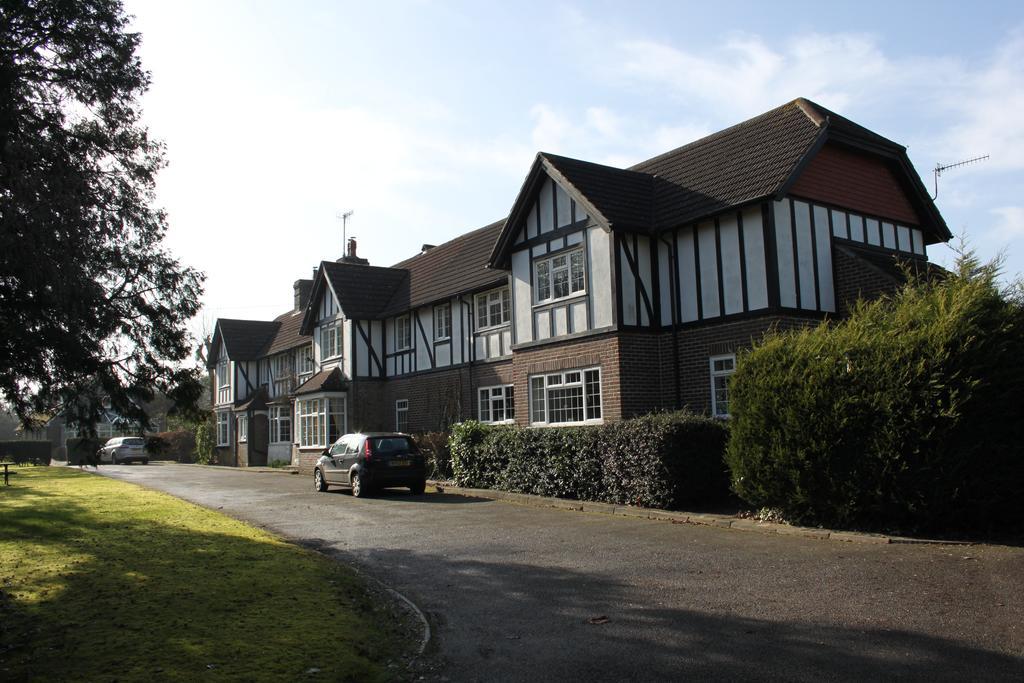 Bed and Breakfast The Manor House à Crawley  Extérieur photo