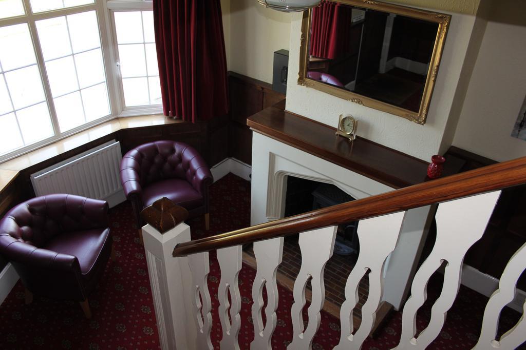 Bed and Breakfast The Manor House à Crawley  Extérieur photo